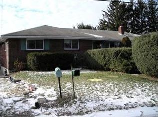 39 View Dr, Walnutport, PA 18088