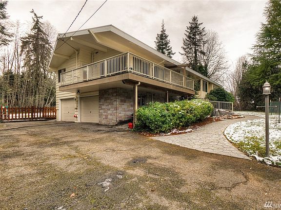 2nd image of 525 77th Ave NE