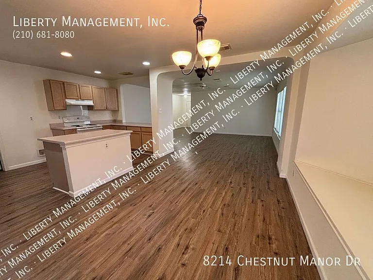8214 Chestnut Manor Dr — Photo 8