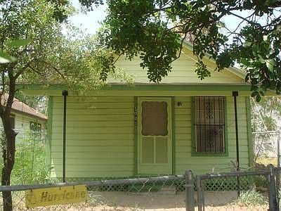 1st image of 1001 Combes St
