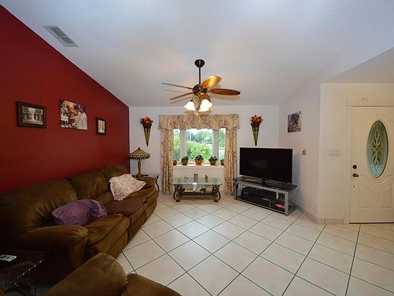 4th image of 531 Little Lake Ct