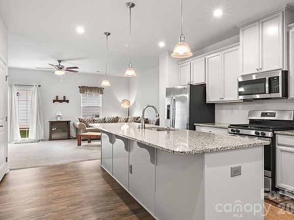 3rd image of 5025 Patton Dr