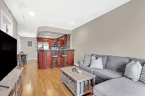 30-94 Crescent St #2D — Photo 2