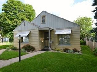 7046 W Stuth Pl, Milwaukee, WI