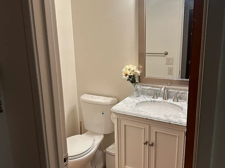 1342 Drake Dr — Photo 7