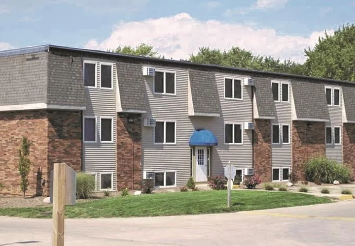 Parkside Apartments — Photo 8