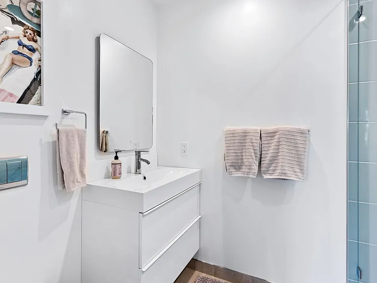 1028 East Ave — Photo 30