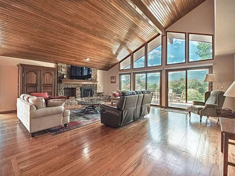 3570 Camels Ridge Ln — Photo 13