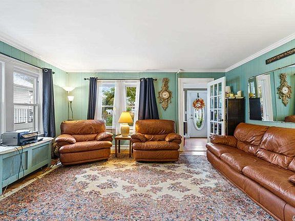 5th image of 728 Beck St