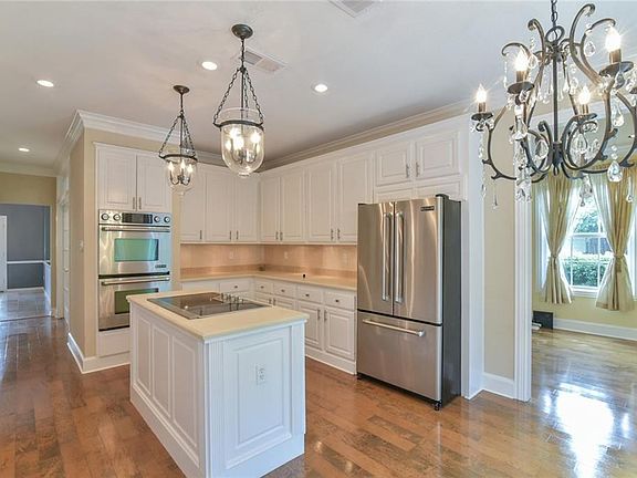 2nd image of 4704 Coventry Ln