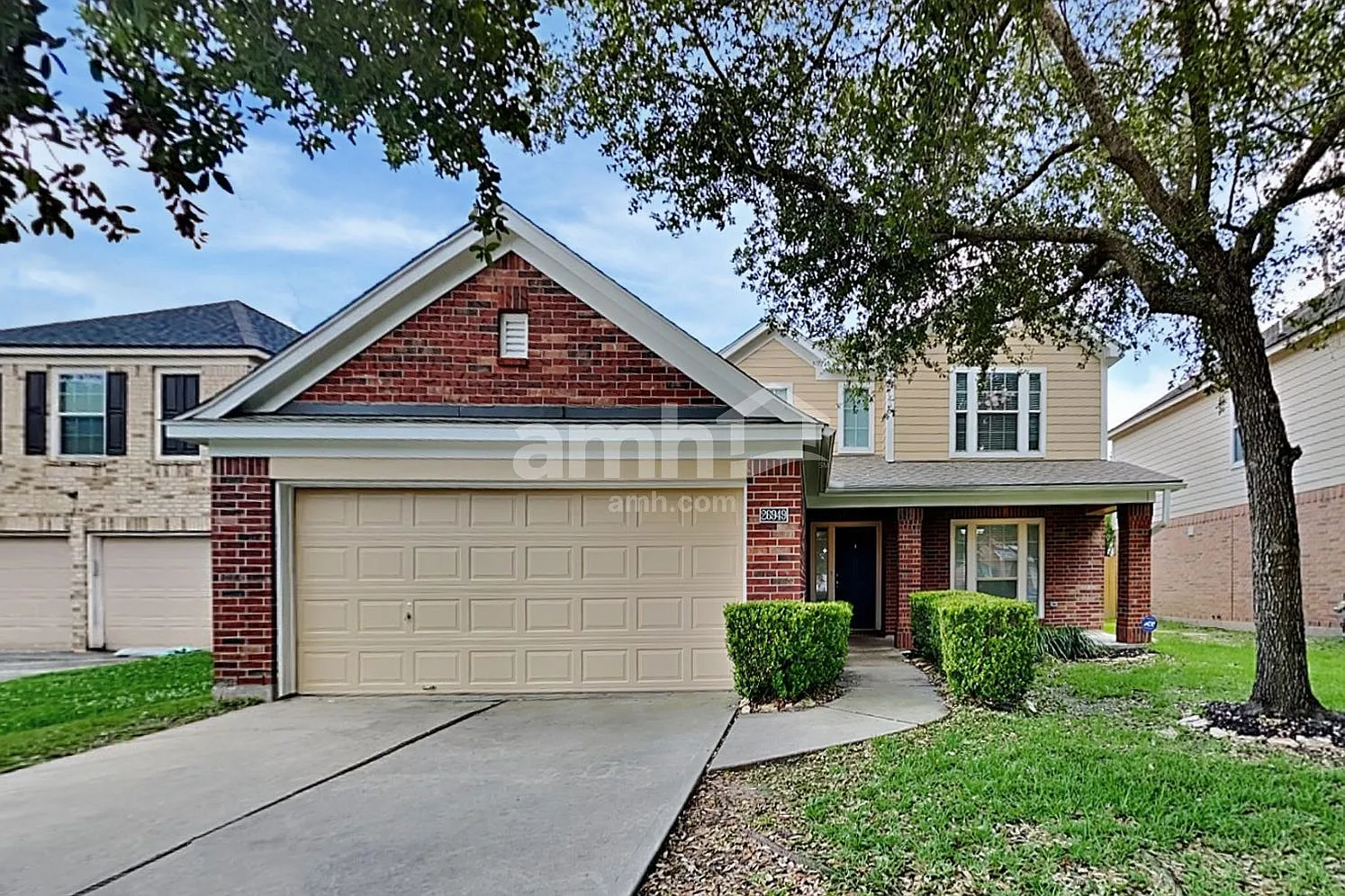 4 bed, 2.5 bath, 2464 sqft, $2,120 — Photo 1