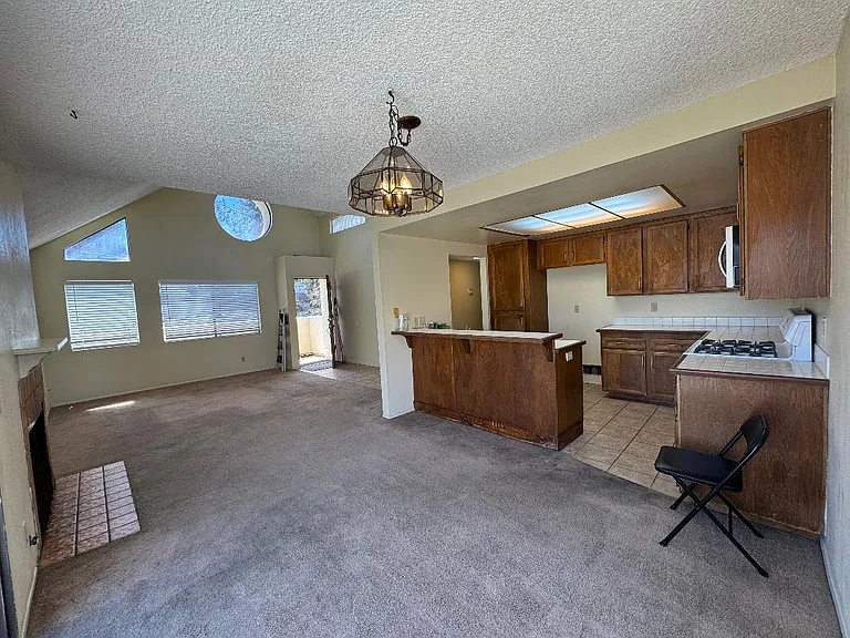351 N Melrose Dr #D — Photo 5