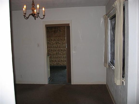 4th image of 2303 E Michigan Ave