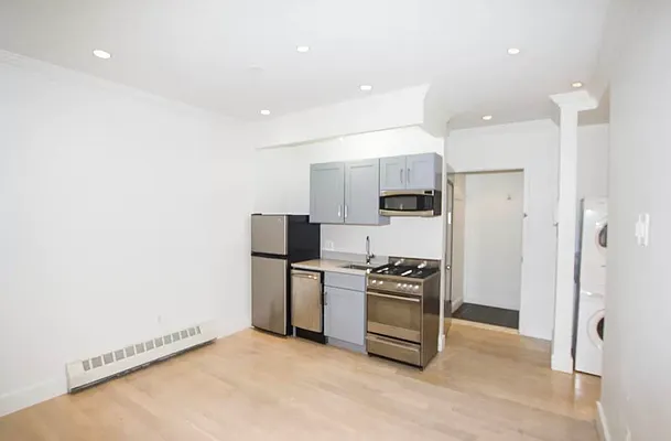 Rented by Jonis Realty | media 2