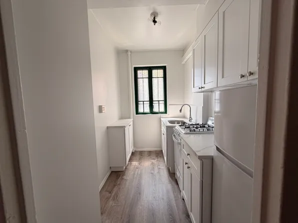 2059 McGraw Ave APT Md, Bronx, NY 10462