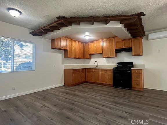 5th image of 512 N Marguerita Ave #512A