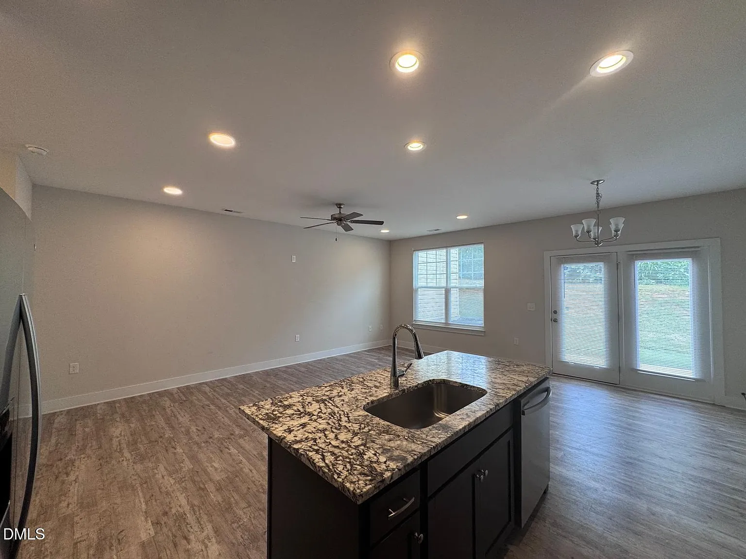3 bed, 2.5 bath, 1560 sqft, $1,850 — Photo 2
