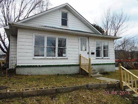 4th image of 235 Rosebud Ave