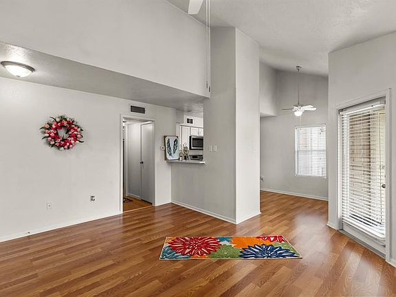 4th image of 2021 Spenwick Dr APT 621