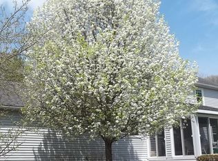 97 Pamela Dr, Holliston, MA 01746