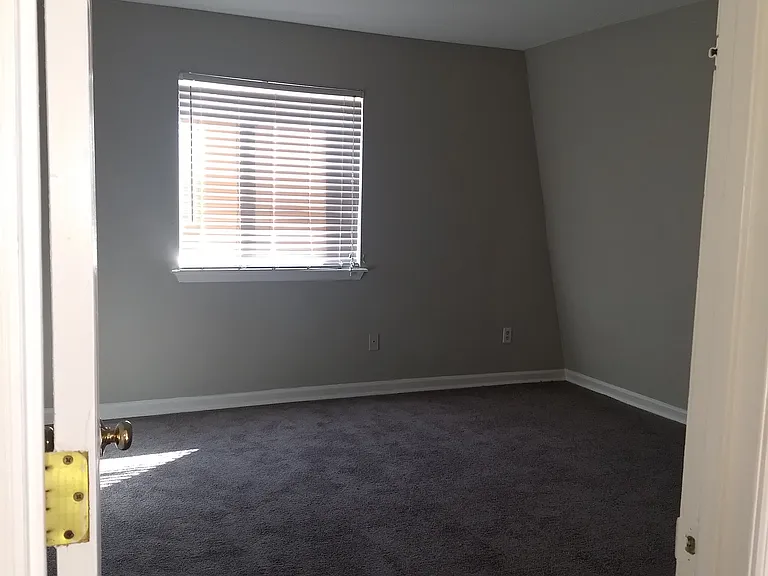 612 Germaine St #A — Photo 10