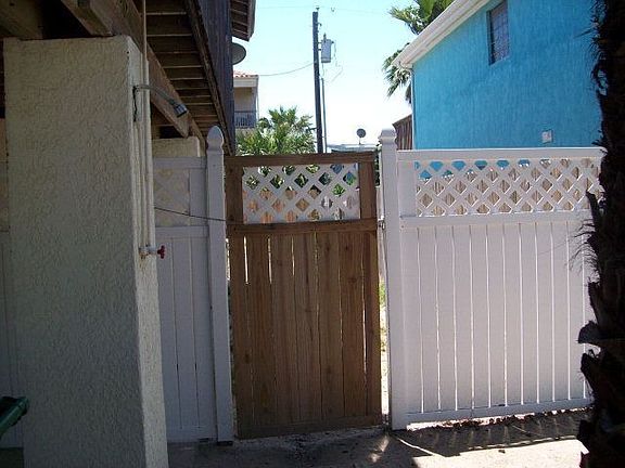 3rd image of 127 E Huisache St