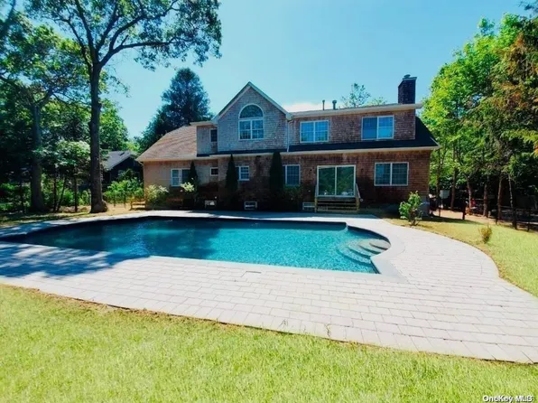 1104 N Sea Road, Southampton, NY 11968