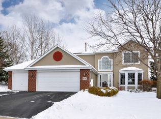 8636 Vagabond Ln N, Maple Grove, MN 55311