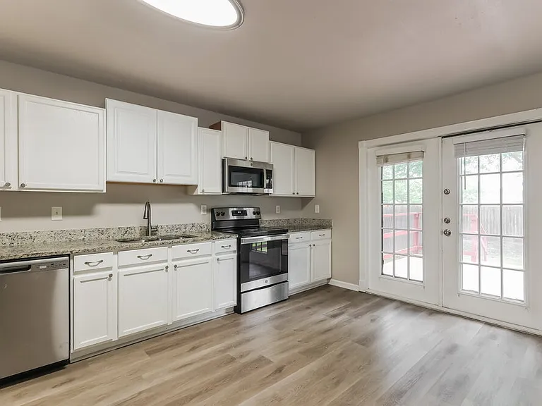 8151 Cheryl Meadow Dr — Photo 8