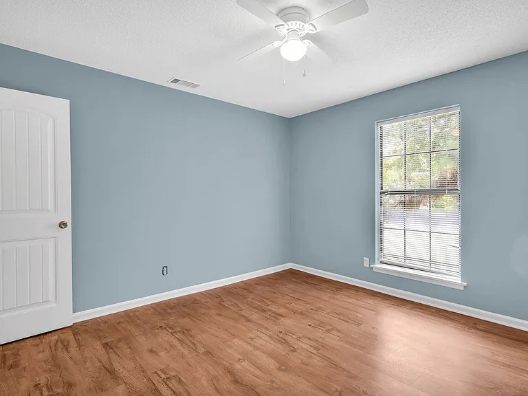 120 Stockbridge Dr — Photo 17