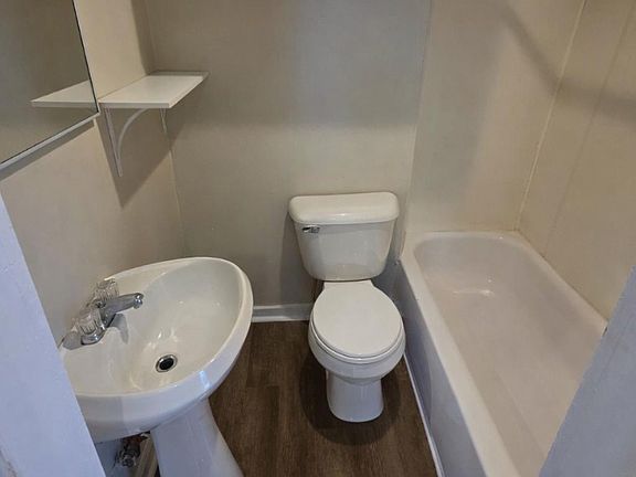 5th image of 63 E Seneca St APT 4