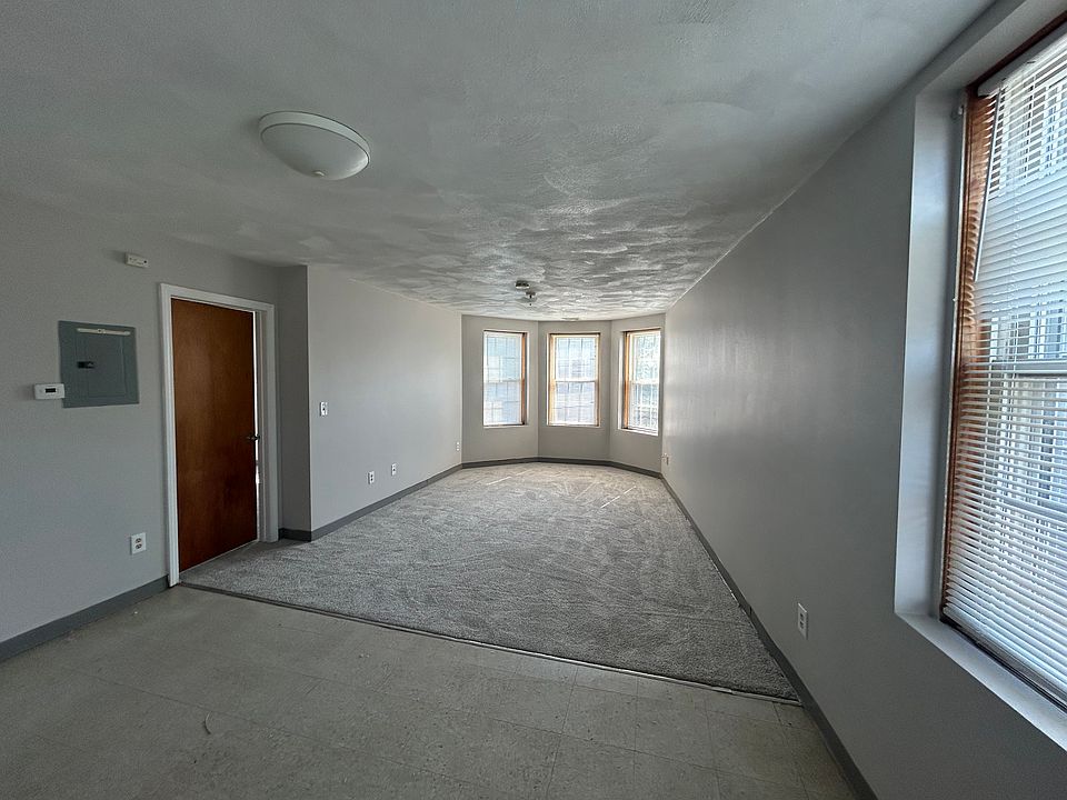 2nd image of 130 Congress Ave #2