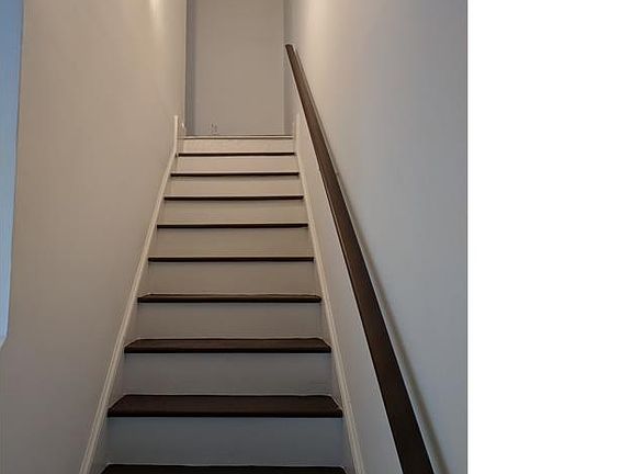 4th image of 115 Dumot Ct
