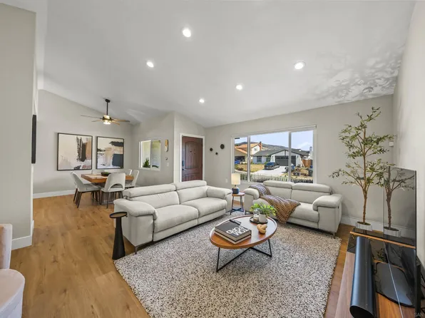9480 Avenida Acero, Spring Valley, CA 91977