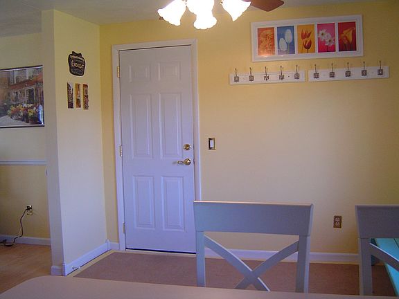 Kitchen w/ door to garage