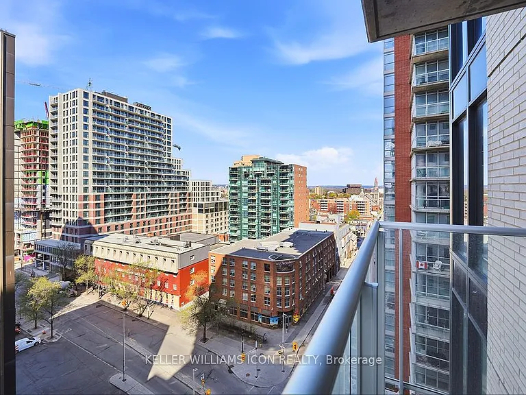 180 George St #1002 — Photo 28