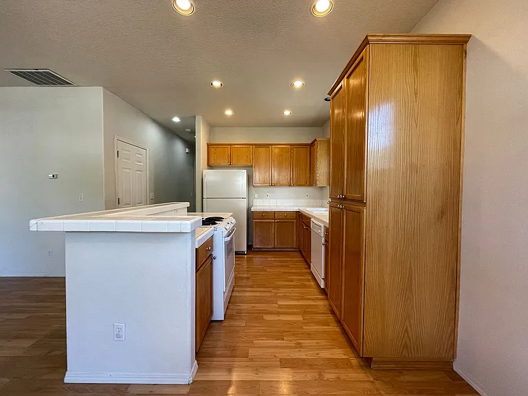 797 NE 63rd Ave — Photo 10