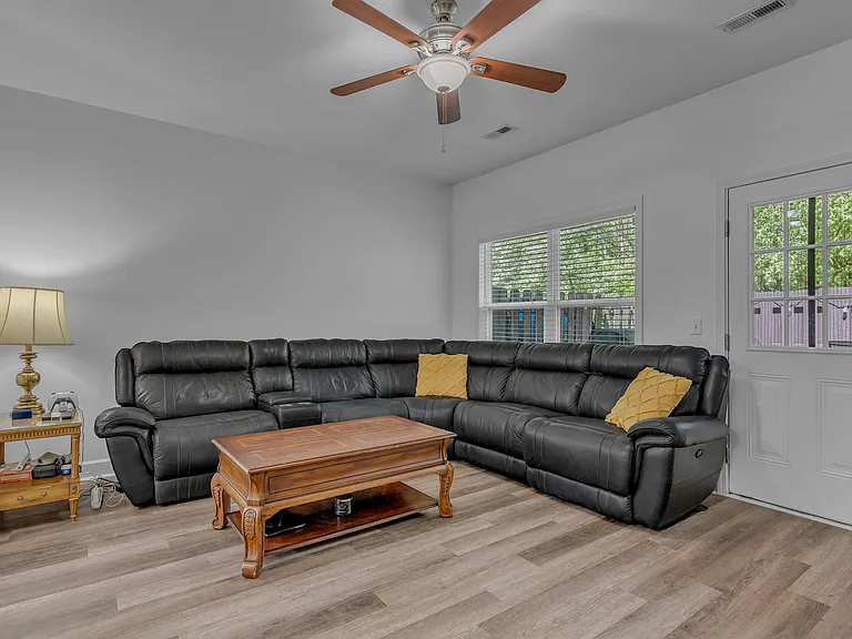 2045 Pinecrest Dr #22 — Photo 3