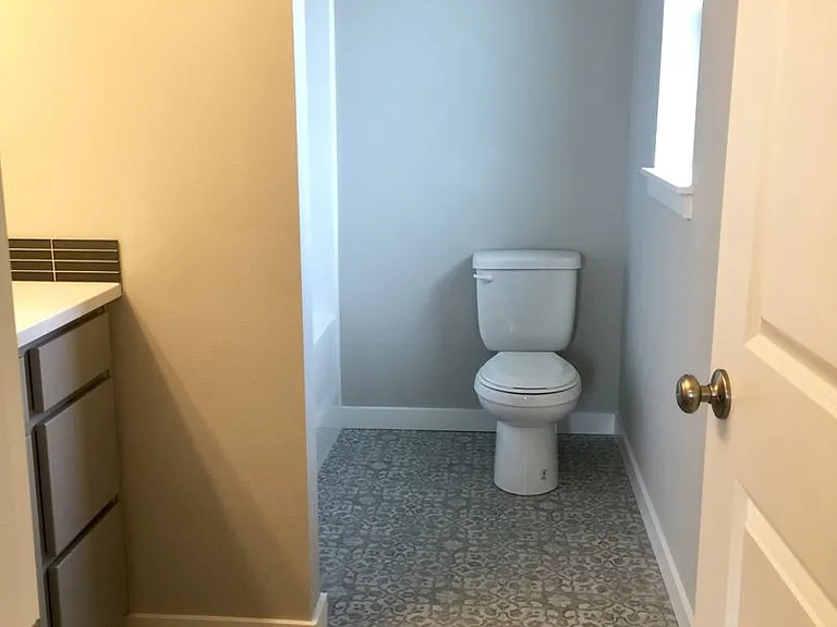211 Jefferson Ave NW #A — Photo 18