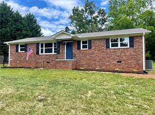 9 McGill Rd, Taylors, SC 29687