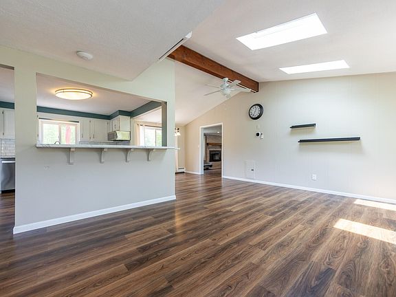 5th image of 8707 N Spring Valley Park Dr