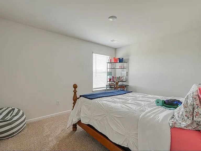 528 Keller Ln — Photo 4