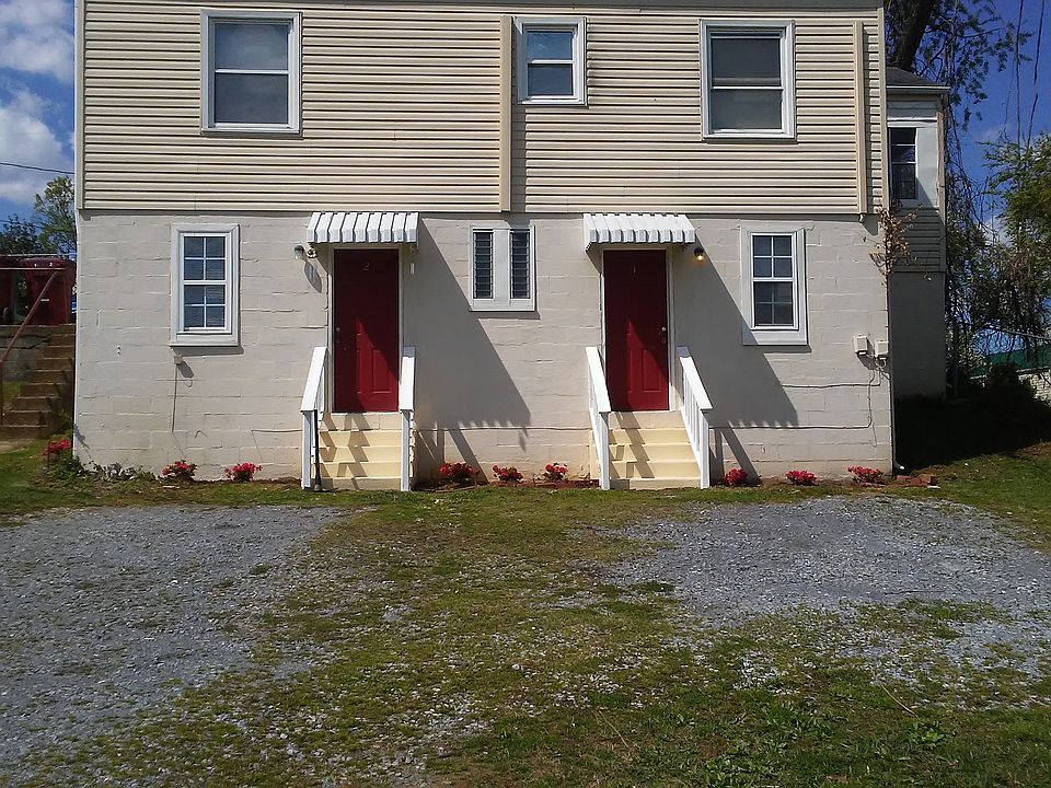 1st image of 905 Johnson Ave APT 1
