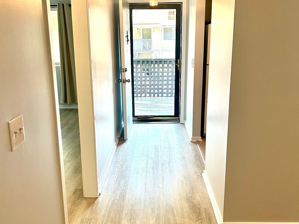 Front Entry Hallway