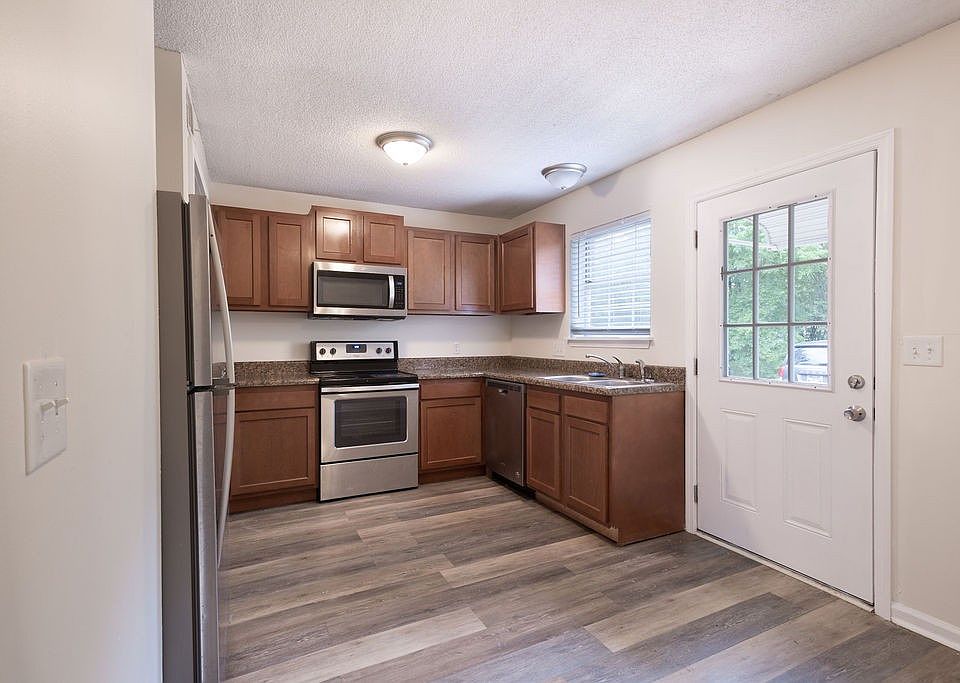 1st image of 616 Castlegate Dr