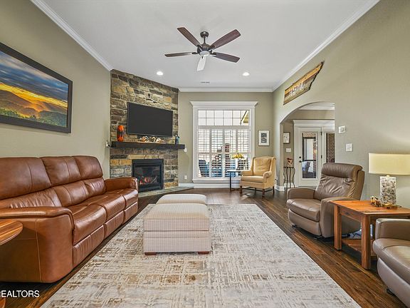 5th image of 430 Savannah Village Dr