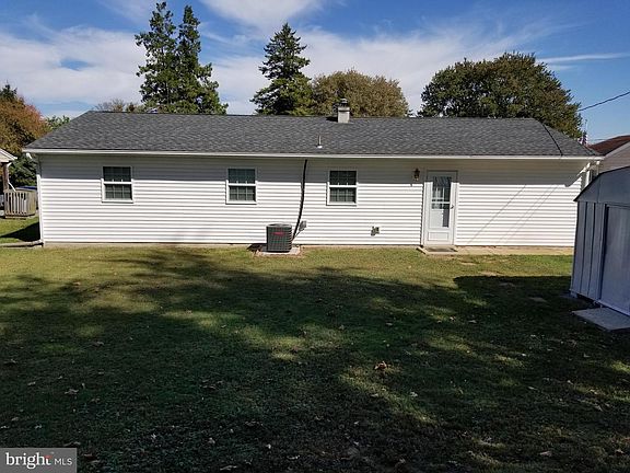 4th image of 12 Longview Dr