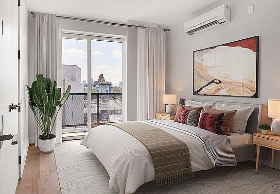 4th image of 426 Manhattan Ave #2C