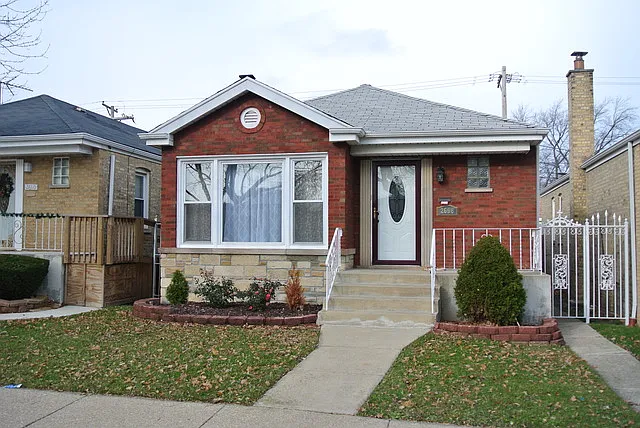 2608 W 83rd St photo 1