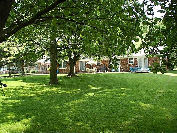 2nd image of 1018 Front Royal Dr